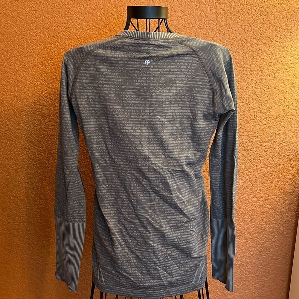 Lululemon Swiftly Tech LS Crew-Size 8